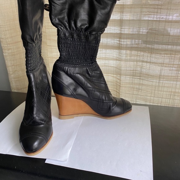 Chanel black leather wedge high boots slip on 36-6 elastic
Quilted fur platform - Picture 2 of 11